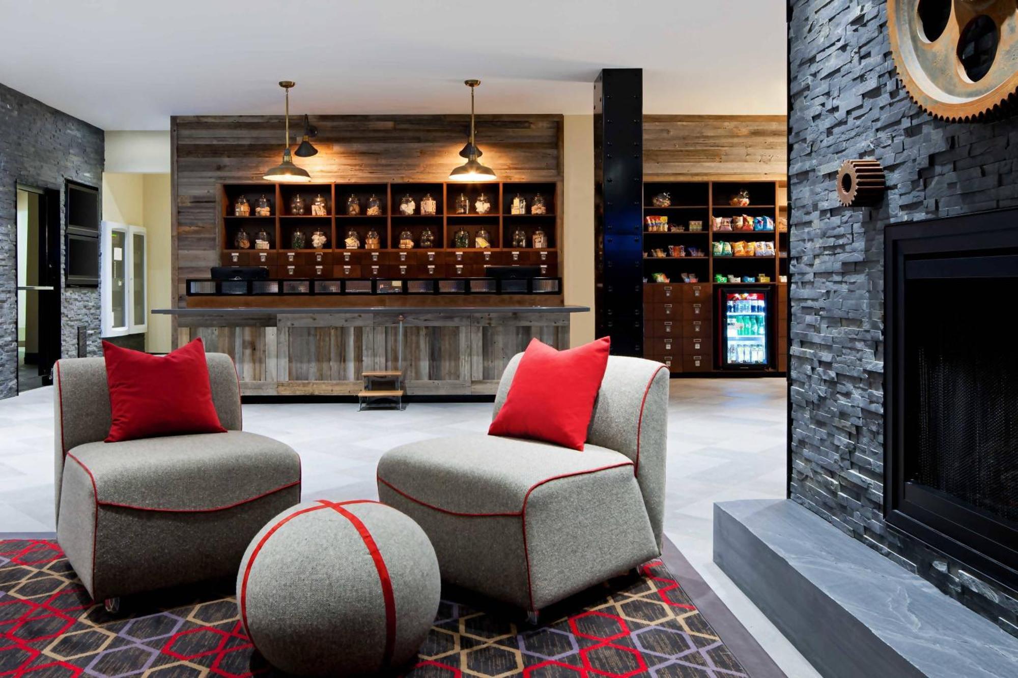 Four Points By Sheraton Edmundston Hotel & Conference Center Extérieur photo