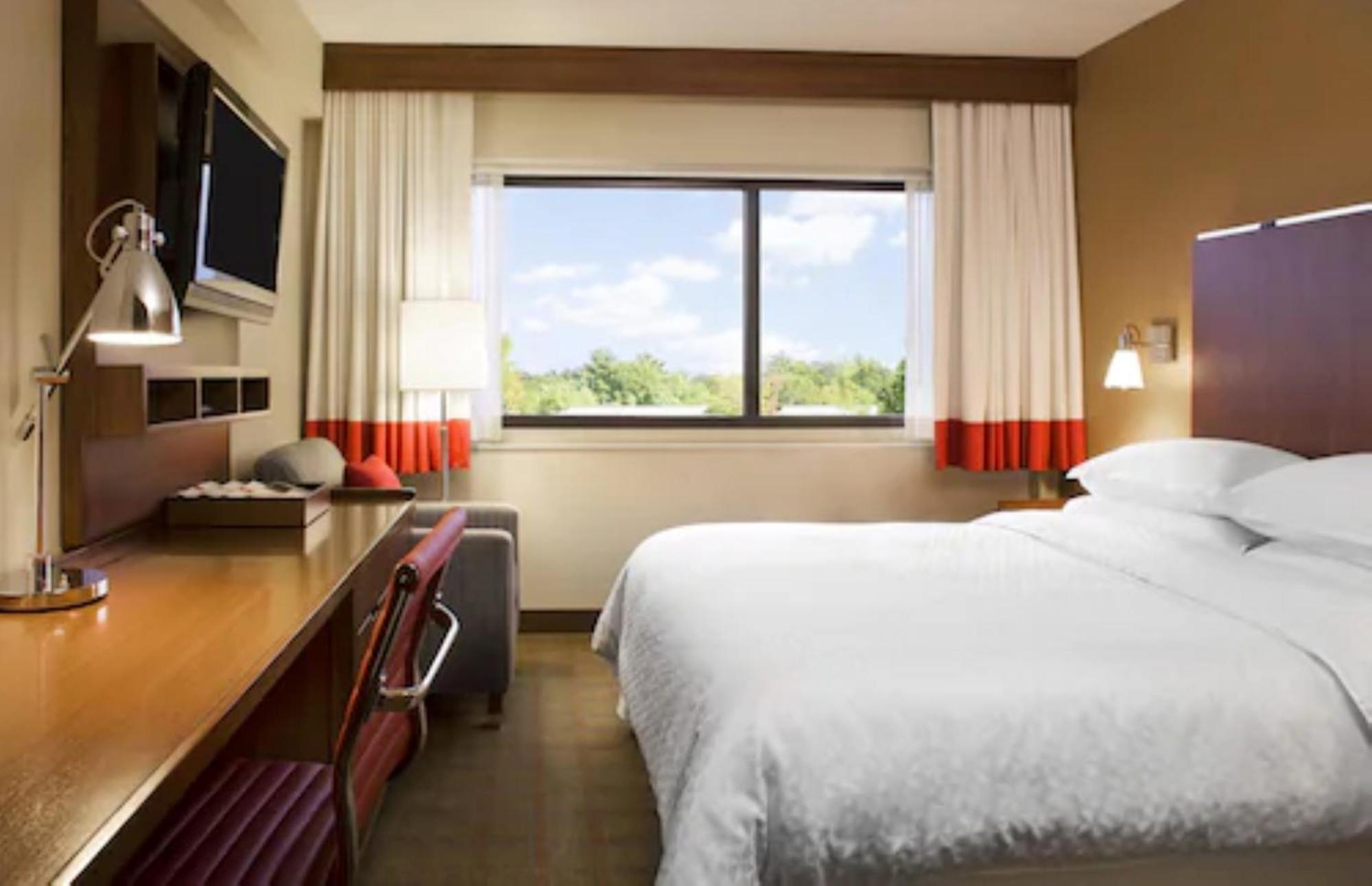Four Points By Sheraton Edmundston Hotel & Conference Center Extérieur photo