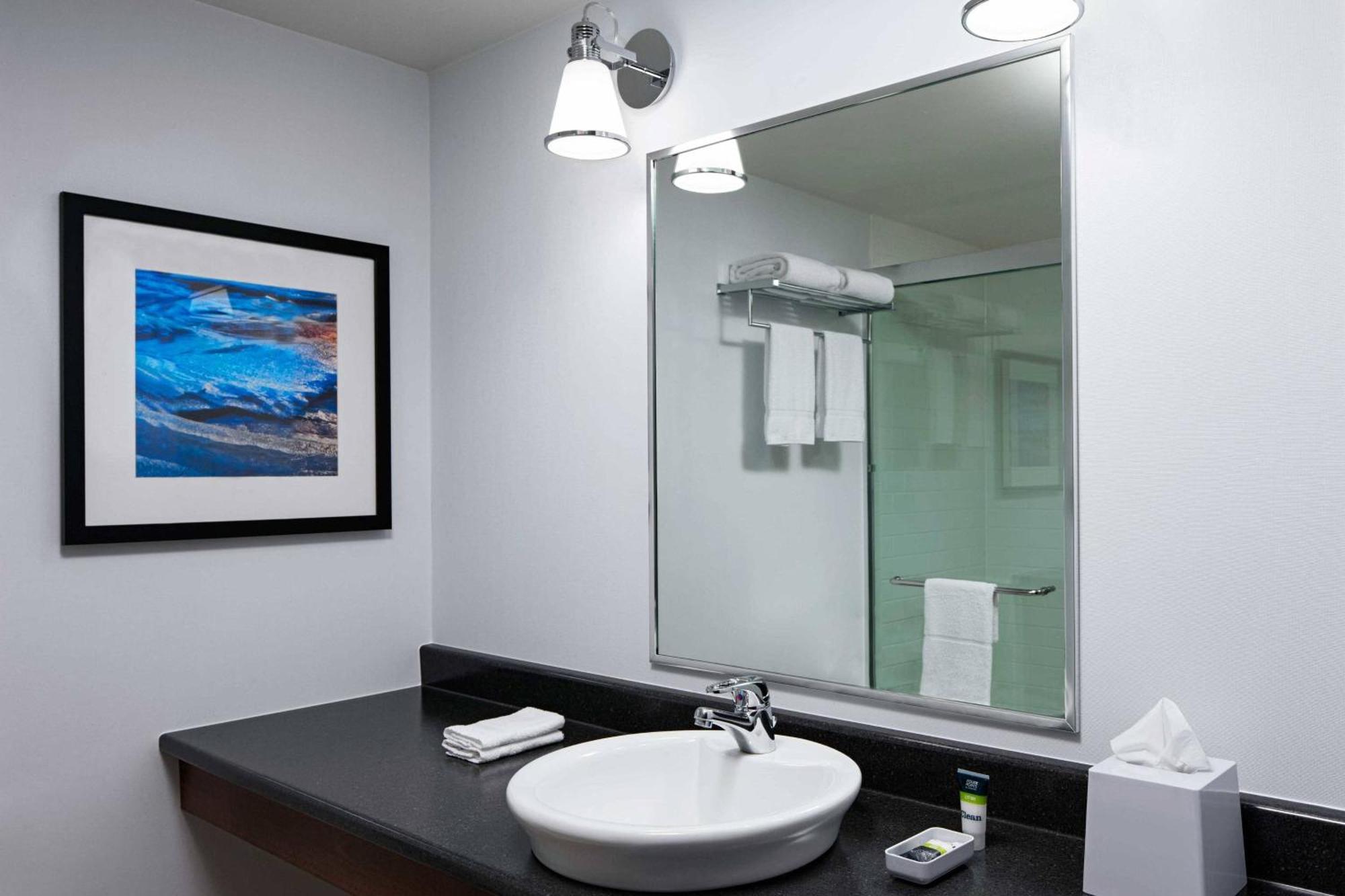 Four Points By Sheraton Edmundston Hotel & Conference Center Extérieur photo