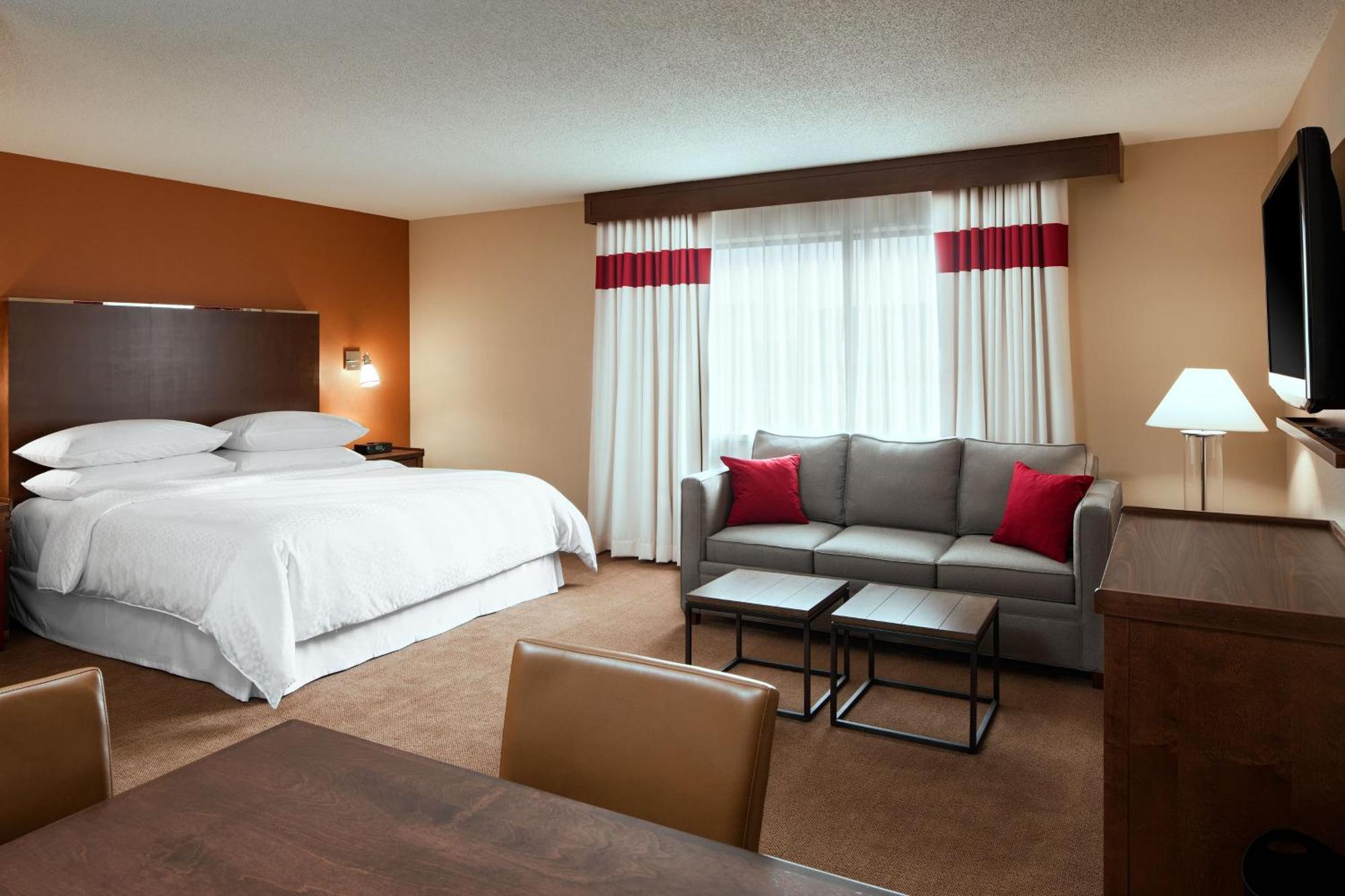 Four Points By Sheraton Edmundston Hotel & Conference Center Extérieur photo