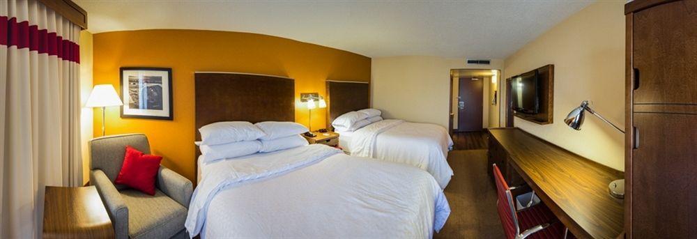 Four Points By Sheraton Edmundston Hotel & Conference Center Extérieur photo