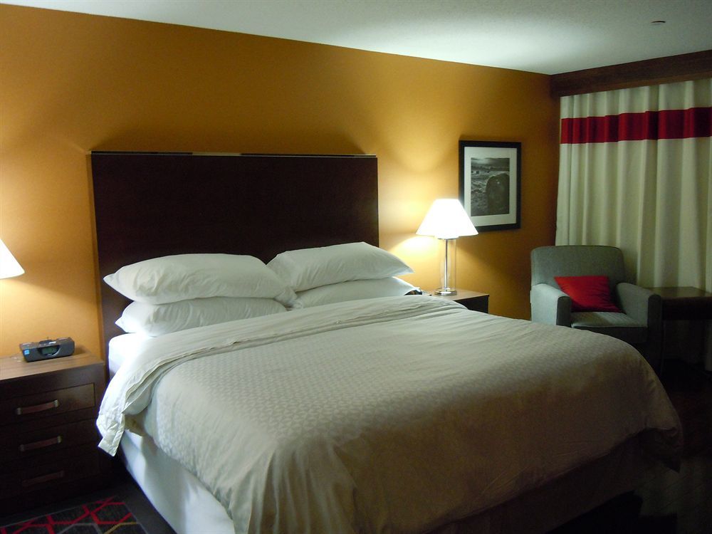Four Points By Sheraton Edmundston Hotel & Conference Center Extérieur photo