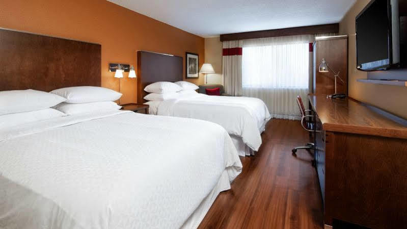 Four Points By Sheraton Edmundston Hotel & Conference Center Extérieur photo